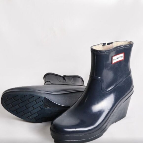 HUNTER Boots Aston Gloss Wedge Ankle Booties Blue Size 8. - Picture 1 of 7